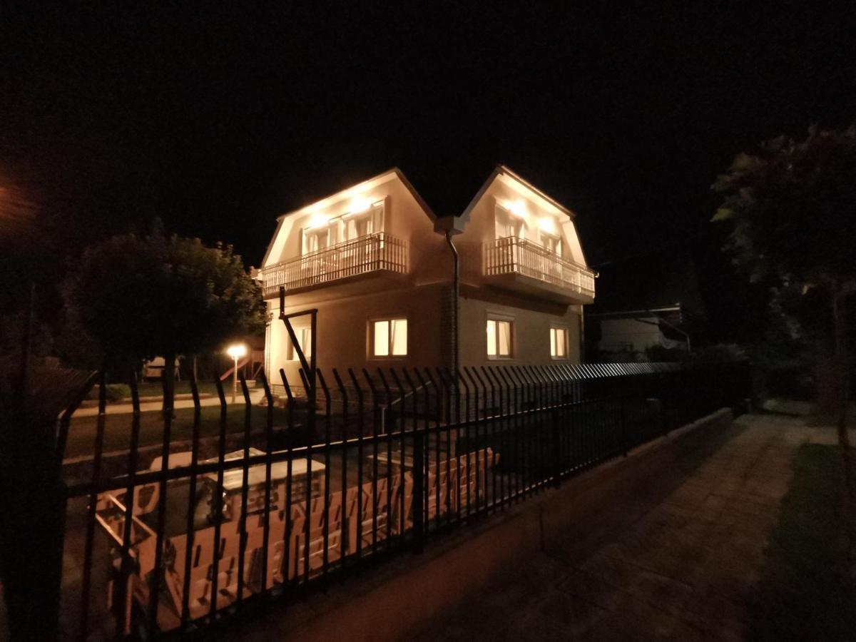 Family Garden Apartmanhaz شيوفوك المظهر الخارجي الصورة